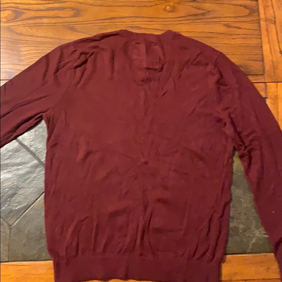 Maroon Hollister Sweater, no marks or stains! - Picture 2 of 3